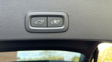 Volvo XC40 2.0 B3P Plus Dark 5dr Auto Petrol Estate